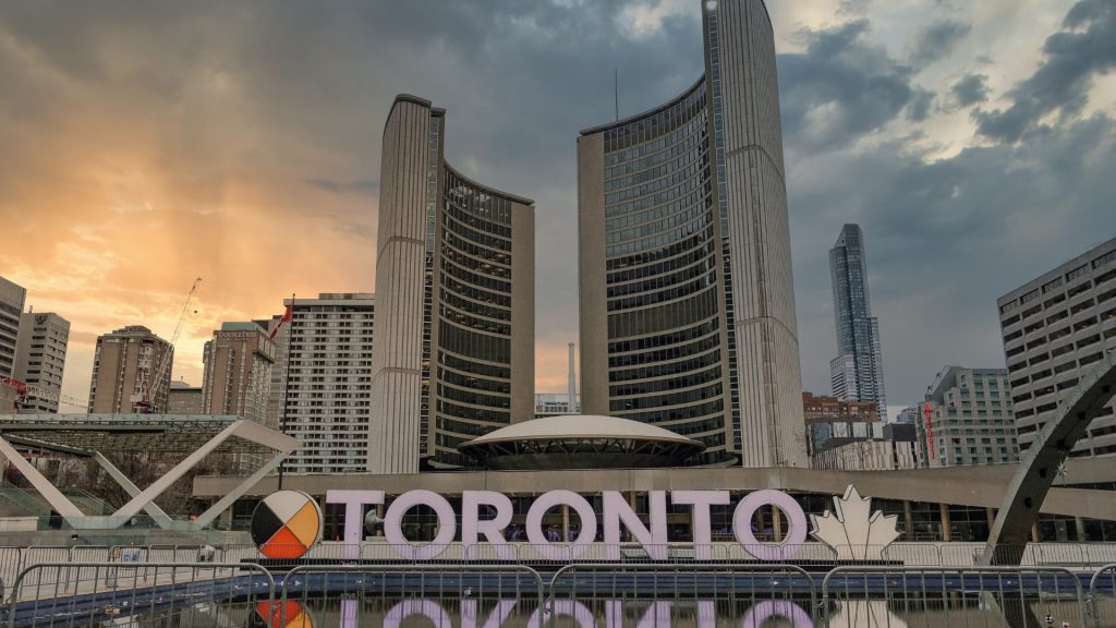 Toronto Homes Stay Hot Amid Canada’s Housing Slowdown-min